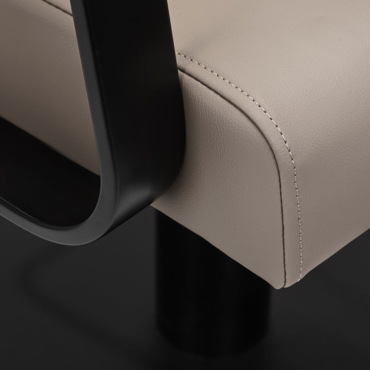 Gabbiano Poltrona Porto BM per Parrucchiere - Nero Beige