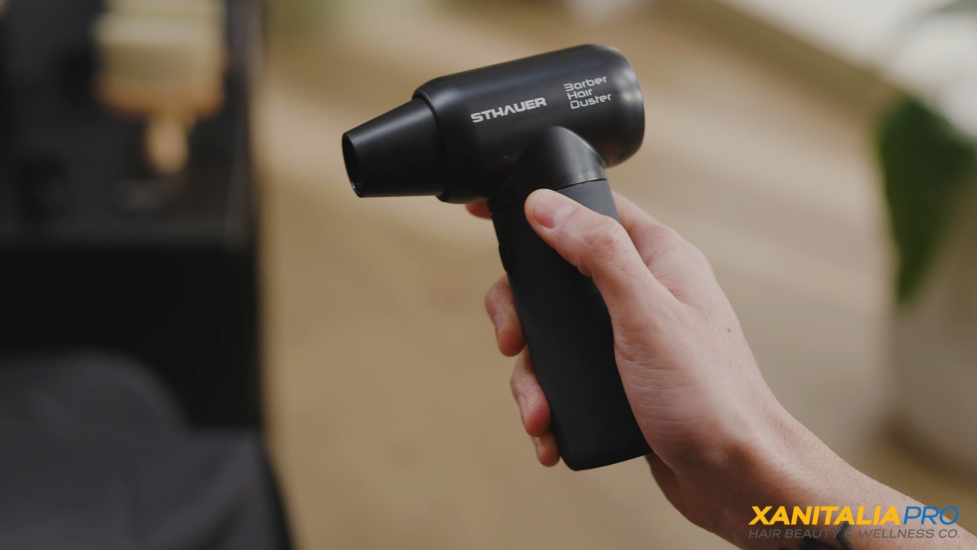 Carica video: Sthauer Barber Hair Duster Soffitore Capelli Ricaricabile